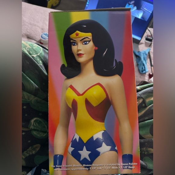 SUPER FRIENDS WONDER WOMAN MAQUETTE - Picture 2 of 5